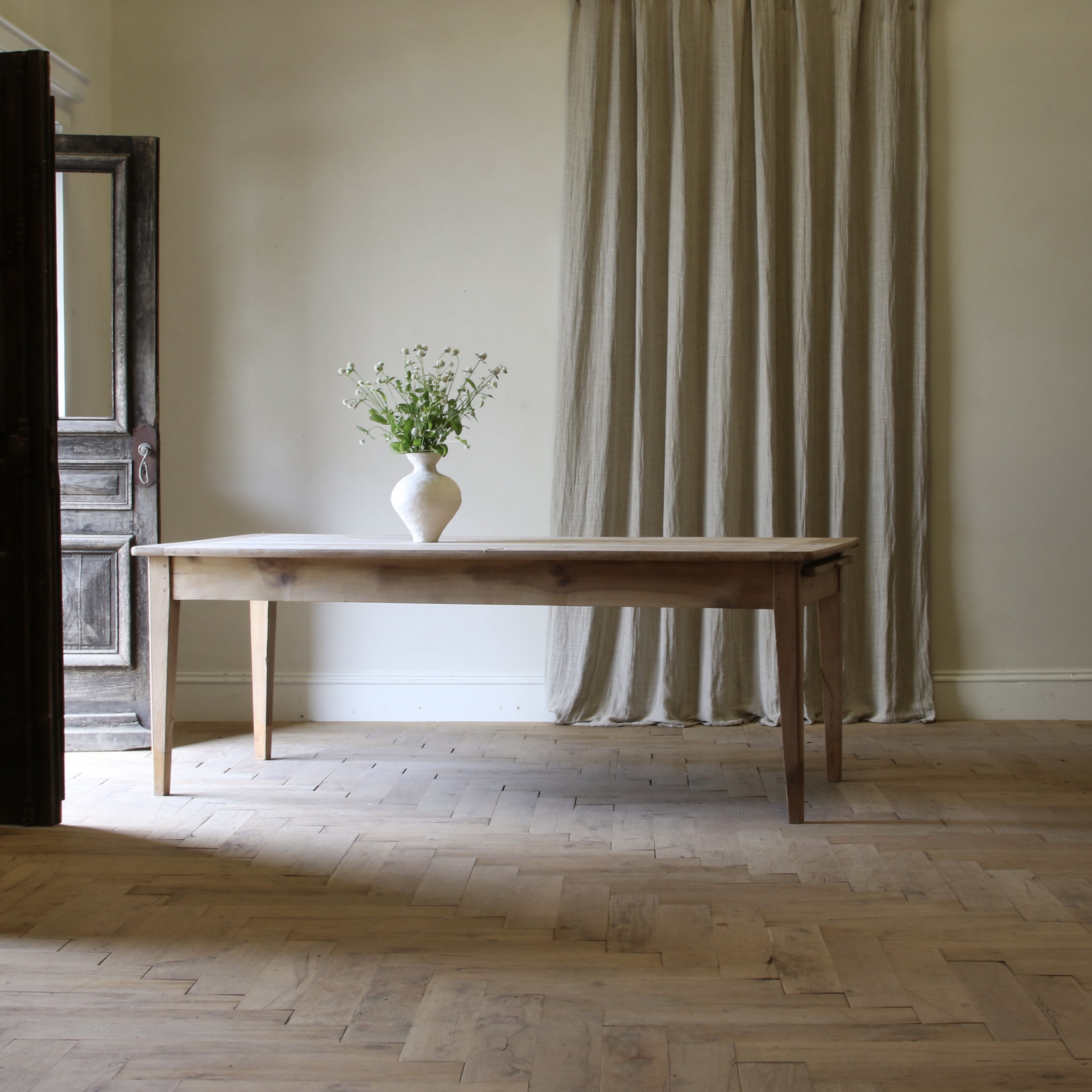 French Provincial Dining Table// Length 2100